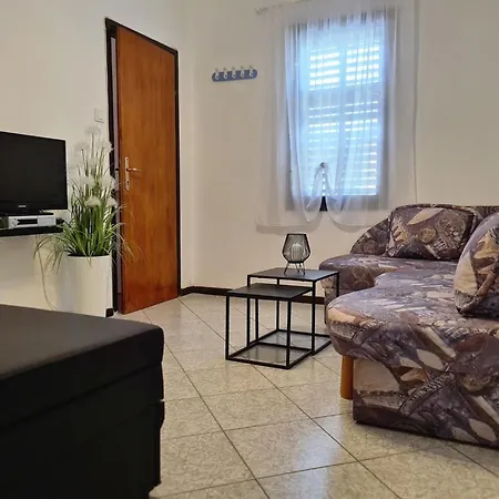 In By Interhome * Baška