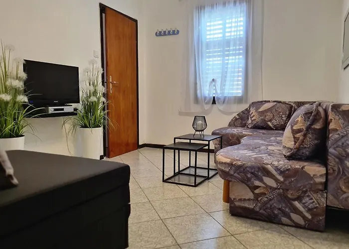 In By Interhome * Baška